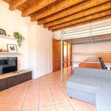 Guest Planet - Rosso Milano Apartment - Navigli Area Exterior photo