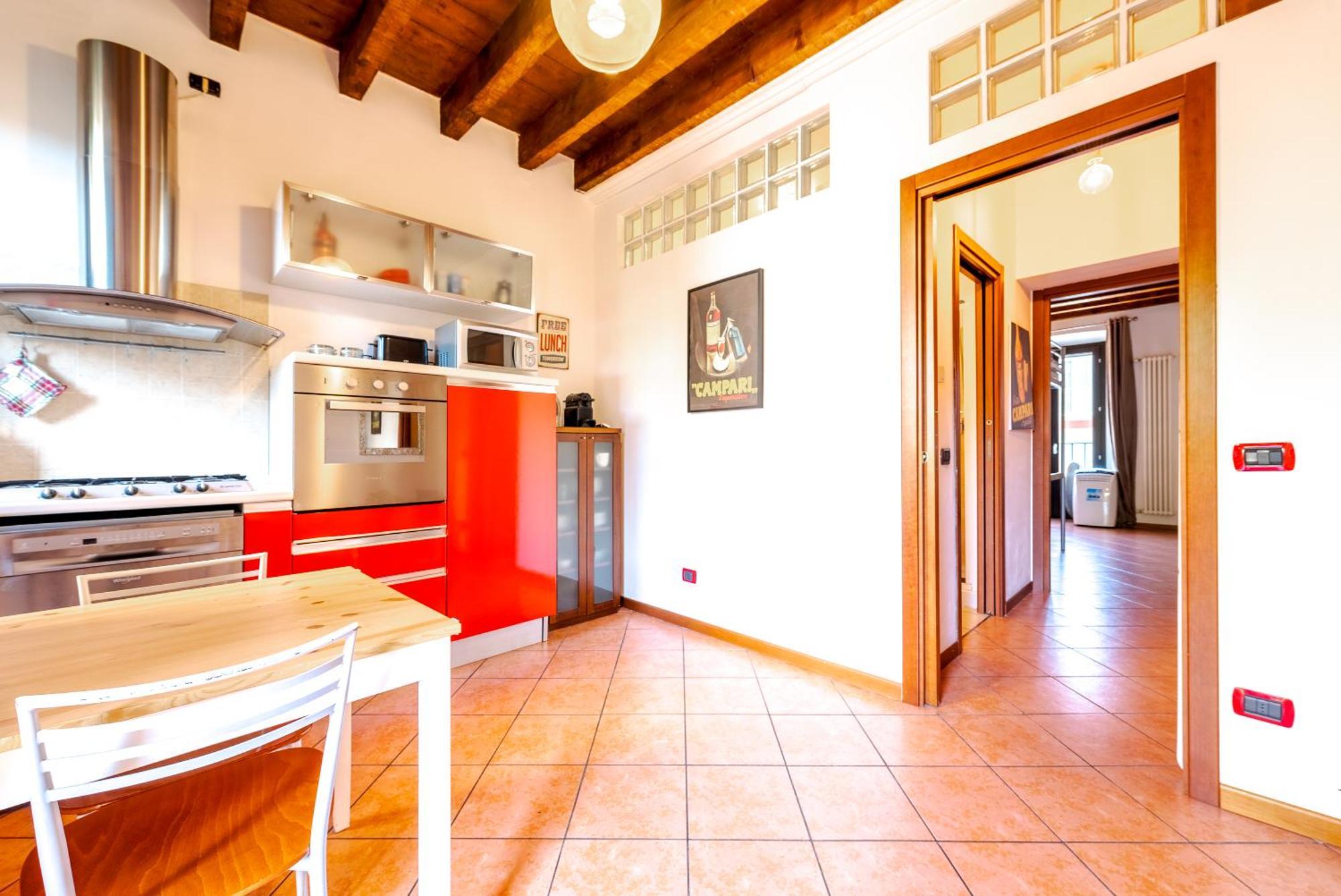 Guest Planet - Rosso Milano Apartment - Navigli Area Exterior photo
